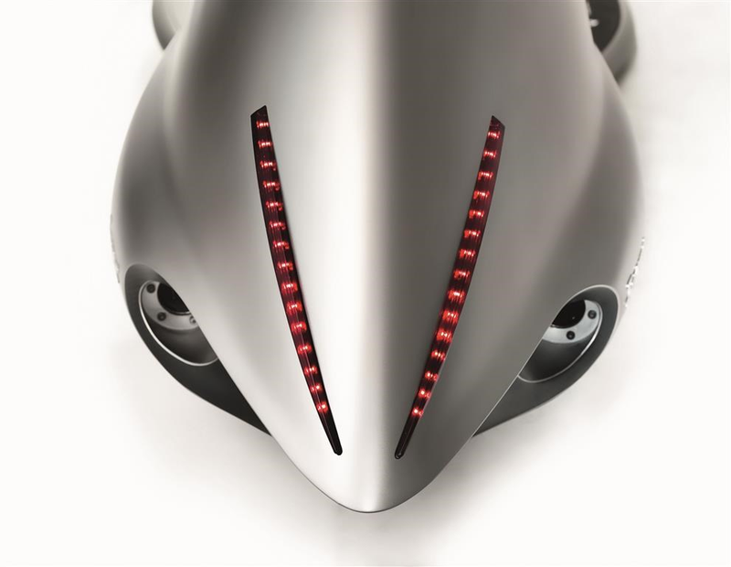 Illustration for article titled The Akrapovič Full Moon bike is like a Vespa from the future